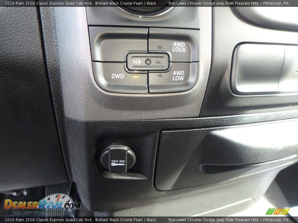 2019 Ram 1500 Classic Express Quad Cab 4x4 Brilliant Black Crystal Pearl / Black Photo #17