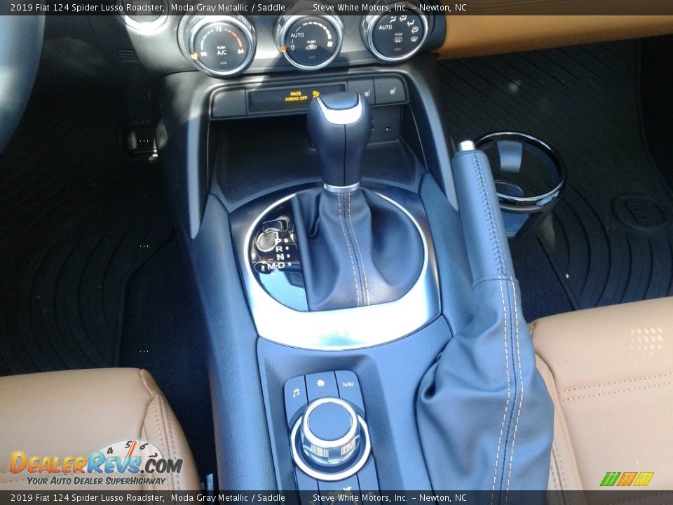 2019 Fiat 124 Spider Lusso Roadster Shifter Photo #23