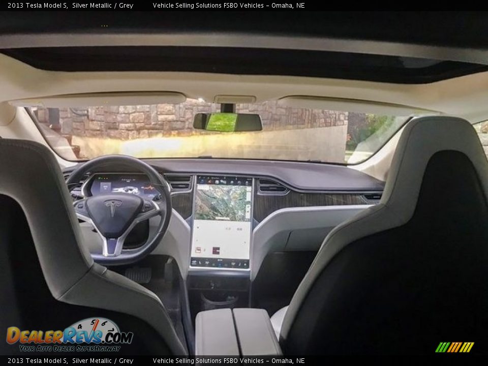 Dashboard of 2013 Tesla Model S  Photo #5