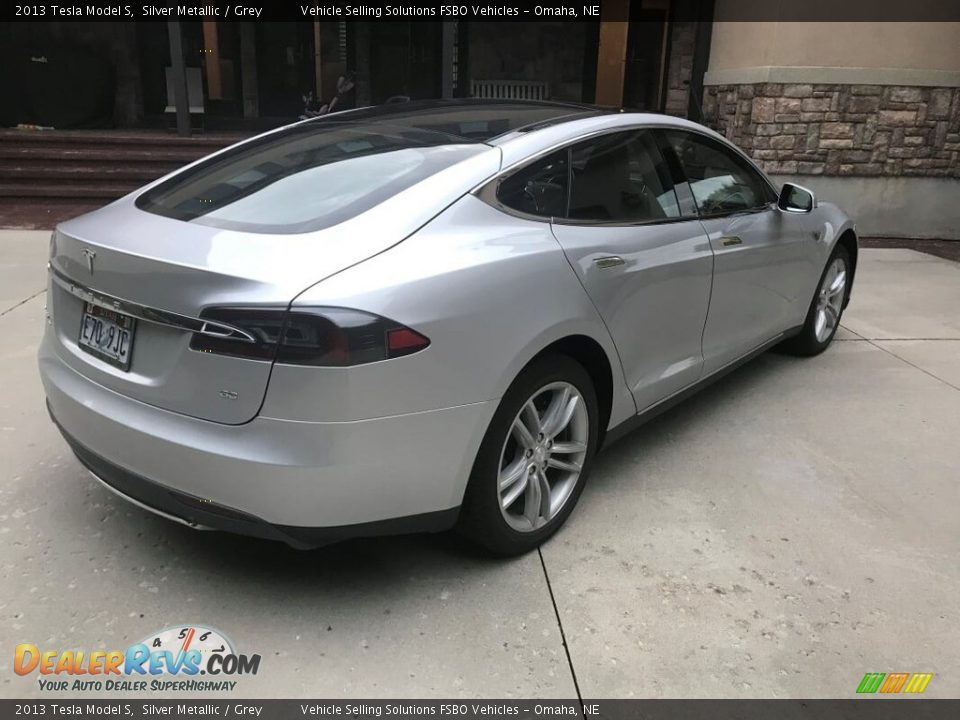 2013 Tesla Model S Silver Metallic / Grey Photo #21