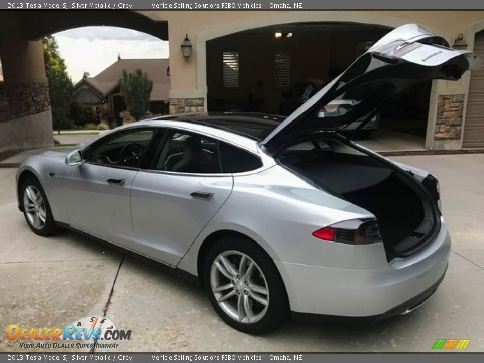 2013 Tesla Model S Silver Metallic / Grey Photo #23