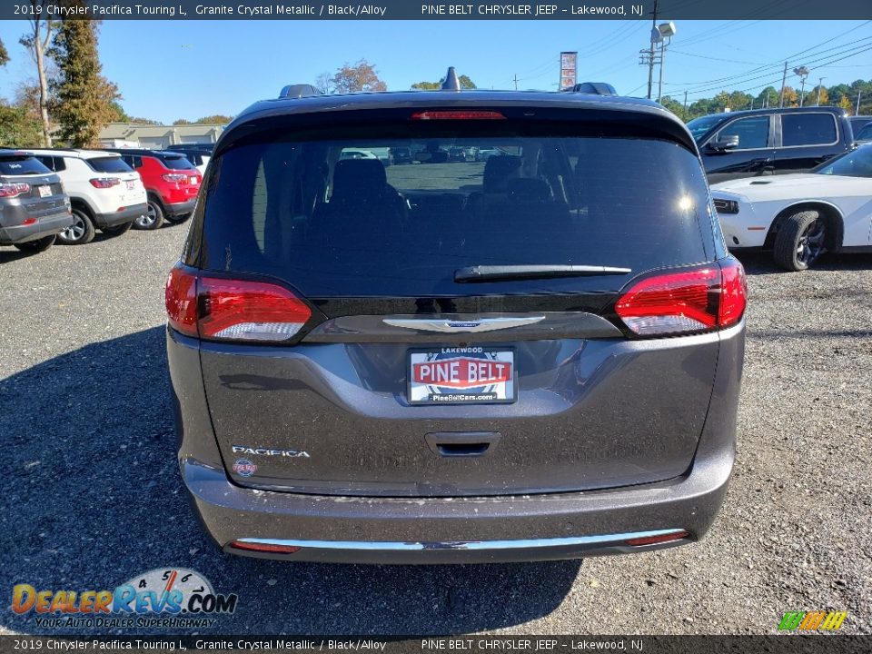 2019 Chrysler Pacifica Touring L Granite Crystal Metallic / Black/Alloy Photo #5