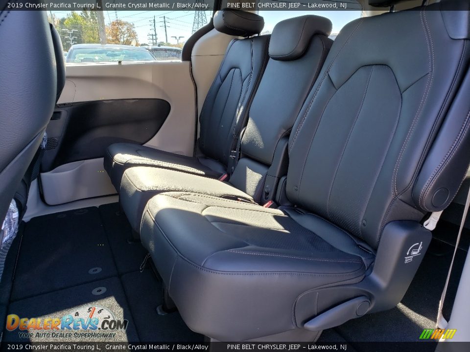 2019 Chrysler Pacifica Touring L Granite Crystal Metallic / Black/Alloy Photo #6