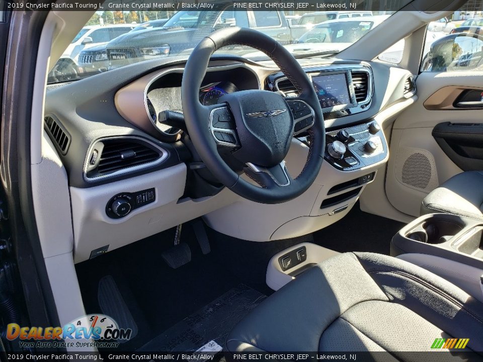 2019 Chrysler Pacifica Touring L Granite Crystal Metallic / Black/Alloy Photo #7