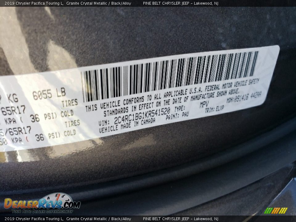 2019 Chrysler Pacifica Touring L Granite Crystal Metallic / Black/Alloy Photo #9