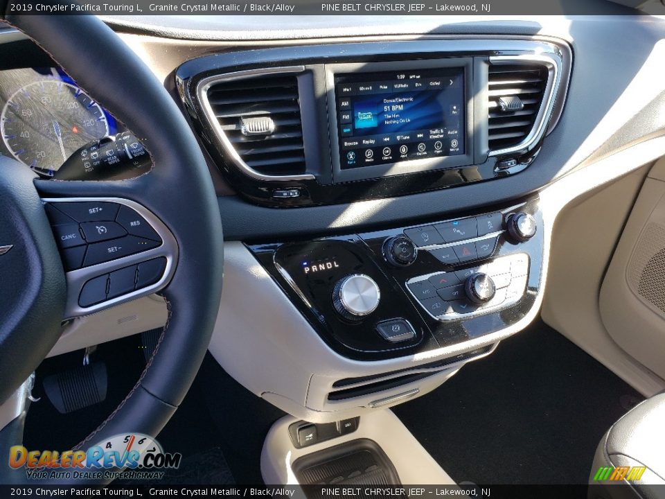 2019 Chrysler Pacifica Touring L Granite Crystal Metallic / Black/Alloy Photo #10