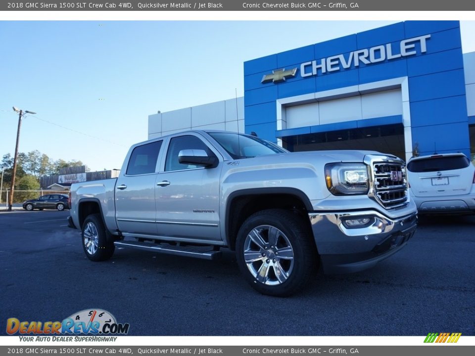 Front 3/4 View of 2018 GMC Sierra 1500 SLT Crew Cab 4WD Photo #1
