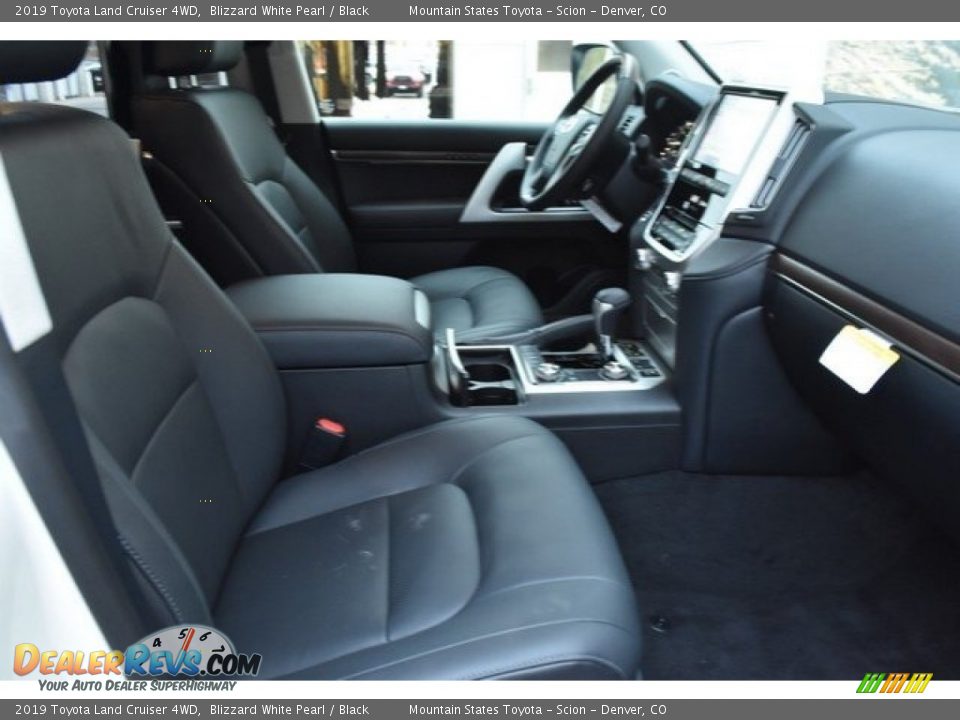 2019 Toyota Land Cruiser 4WD Blizzard White Pearl / Black Photo #12