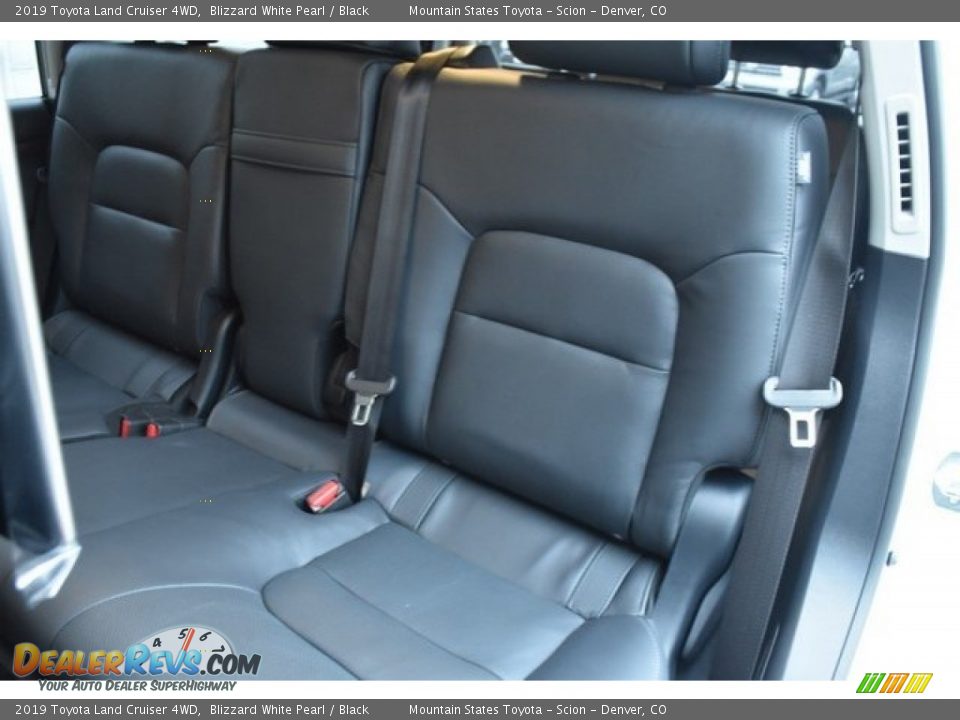 2019 Toyota Land Cruiser 4WD Blizzard White Pearl / Black Photo #16