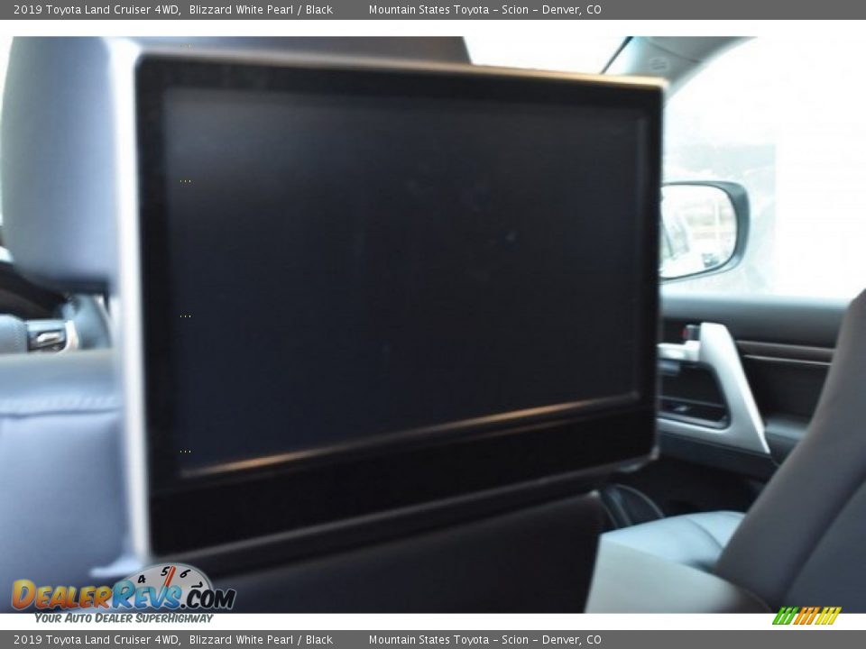2019 Toyota Land Cruiser 4WD Blizzard White Pearl / Black Photo #18
