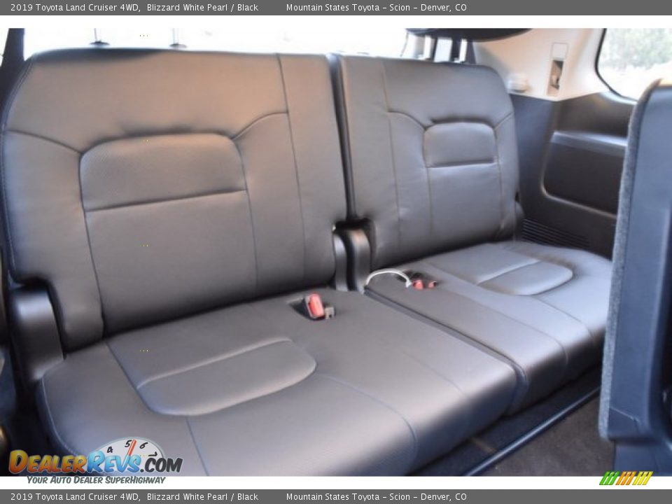 2019 Toyota Land Cruiser 4WD Blizzard White Pearl / Black Photo #23