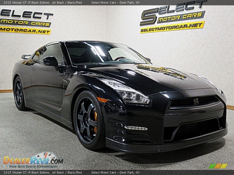 Front 3/4 View of 2015 Nissan GT-R Black Edition Photo #3