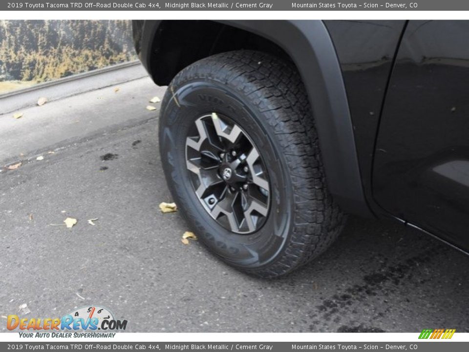 2019 Toyota Tacoma TRD Off-Road Double Cab 4x4 Midnight Black Metallic / Cement Gray Photo #32
