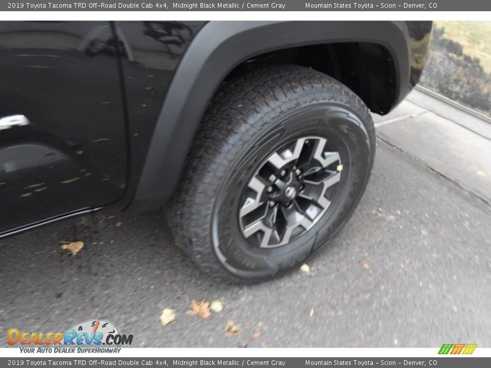 2019 Toyota Tacoma TRD Off-Road Double Cab 4x4 Midnight Black Metallic / Cement Gray Photo #35