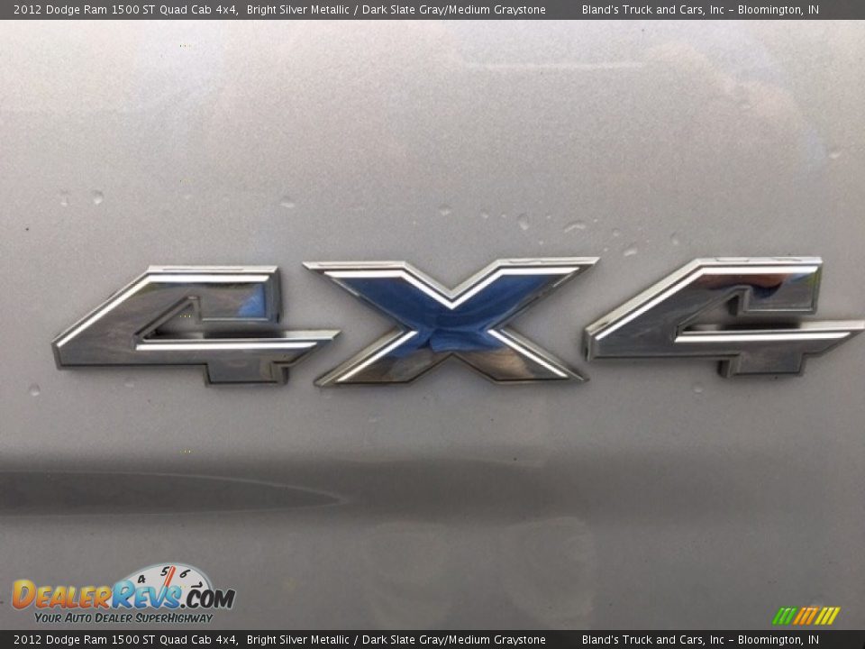 2012 Dodge Ram 1500 ST Quad Cab 4x4 Bright Silver Metallic / Dark Slate Gray/Medium Graystone Photo #7