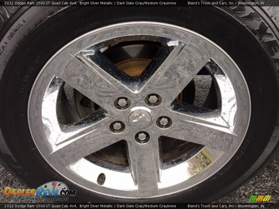 2012 Dodge Ram 1500 ST Quad Cab 4x4 Bright Silver Metallic / Dark Slate Gray/Medium Graystone Photo #12