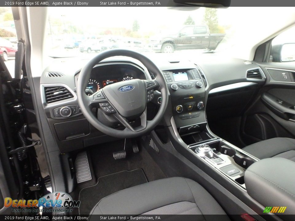 Dashboard of 2019 Ford Edge SE AWD Photo #12