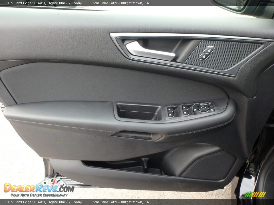 Door Panel of 2019 Ford Edge SE AWD Photo #13