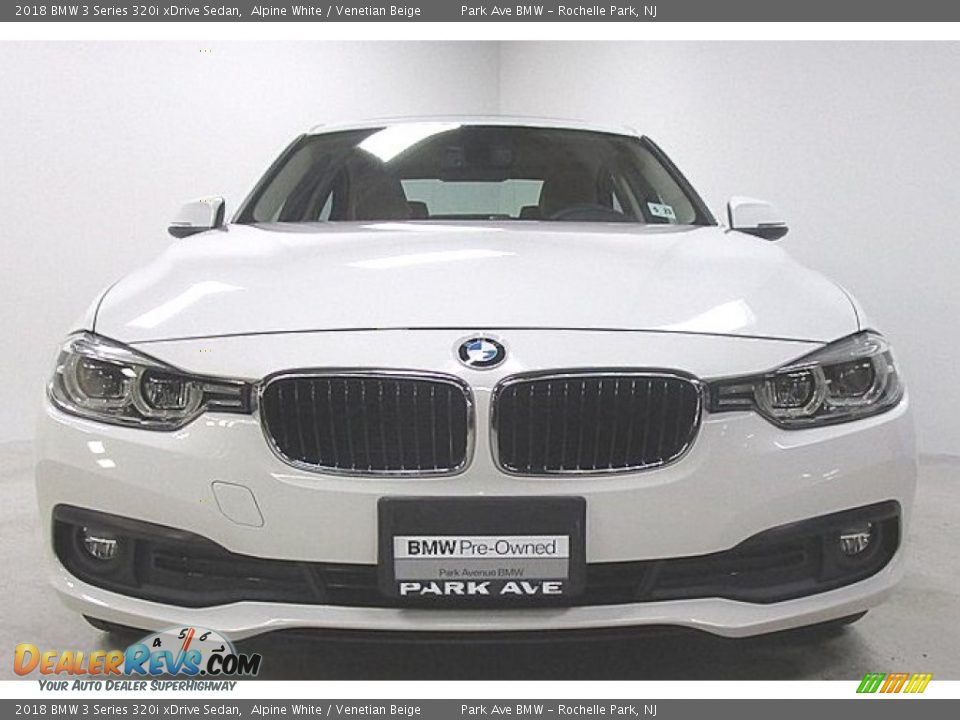 2018 BMW 3 Series 320i xDrive Sedan Alpine White / Venetian Beige Photo #6
