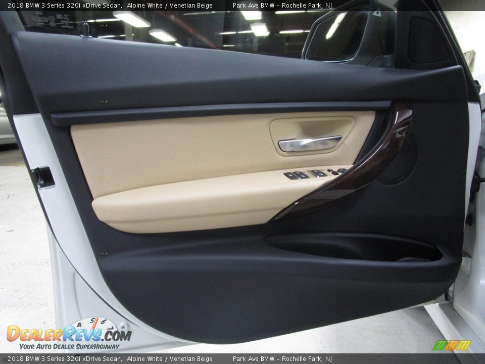 2018 BMW 3 Series 320i xDrive Sedan Alpine White / Venetian Beige Photo #7