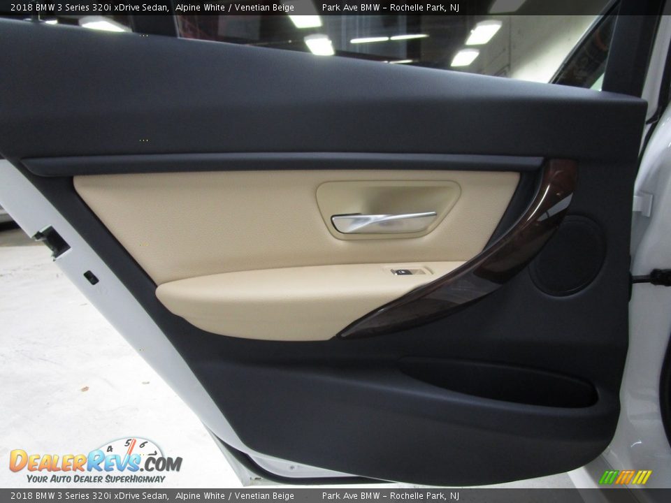 2018 BMW 3 Series 320i xDrive Sedan Alpine White / Venetian Beige Photo #10