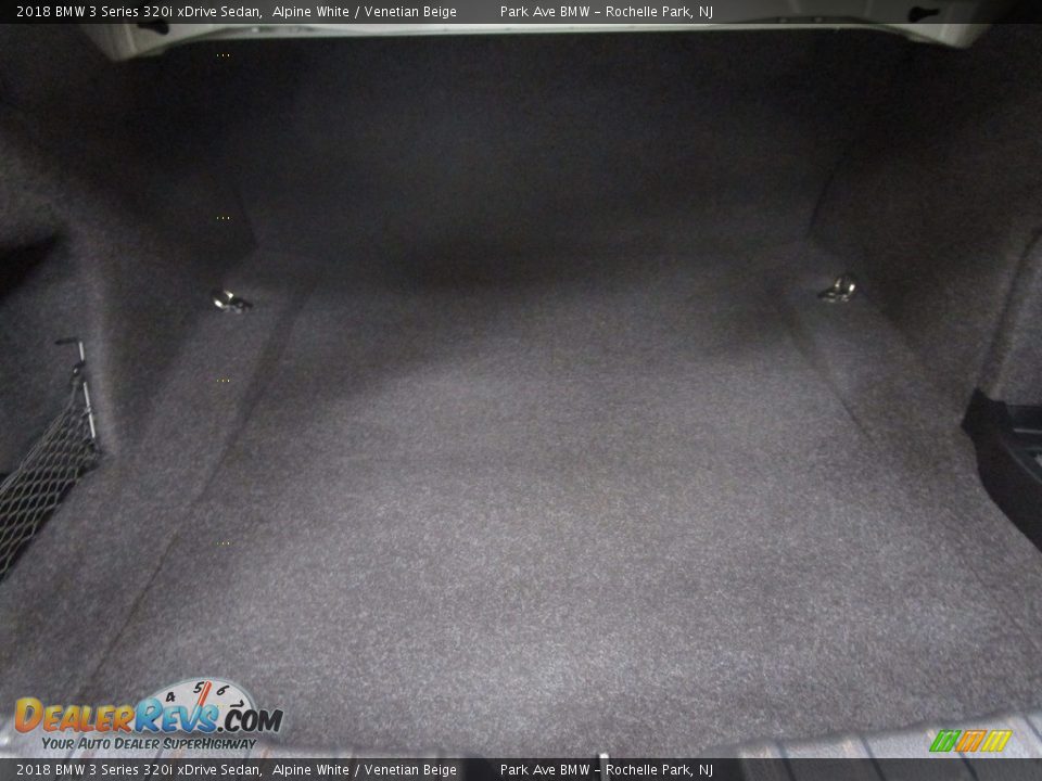 2018 BMW 3 Series 320i xDrive Sedan Alpine White / Venetian Beige Photo #20