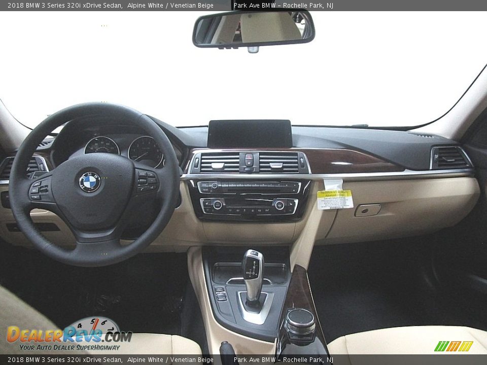 2018 BMW 3 Series 320i xDrive Sedan Alpine White / Venetian Beige Photo #22