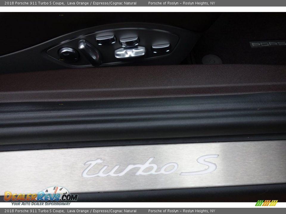 2018 Porsche 911 Turbo S Coupe Logo Photo #30