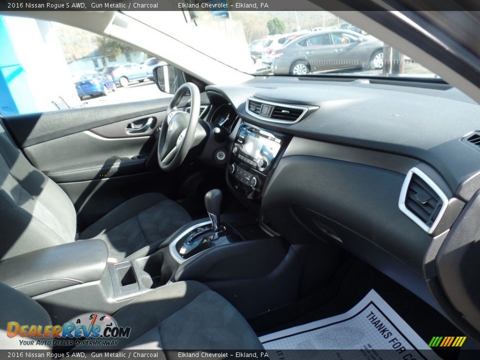 2016 Nissan Rogue S AWD Gun Metallic / Charcoal Photo #13