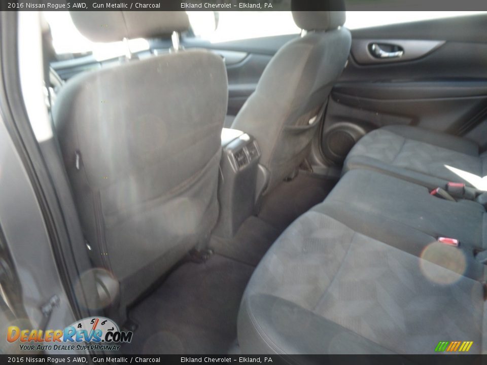 2016 Nissan Rogue S AWD Gun Metallic / Charcoal Photo #17