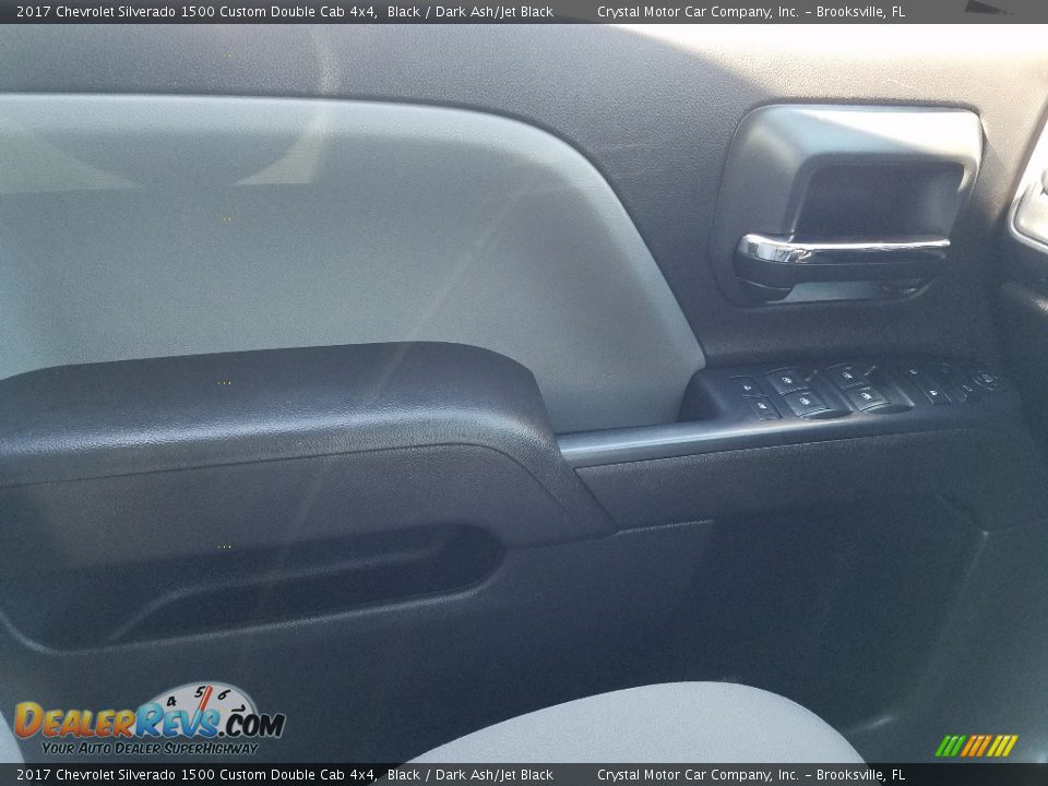 2017 Chevrolet Silverado 1500 Custom Double Cab 4x4 Black / Dark Ash/Jet Black Photo #17