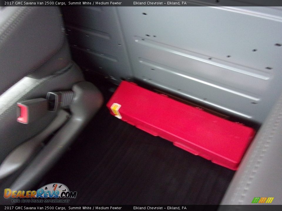 2017 GMC Savana Van 2500 Cargo Summit White / Medium Pewter Photo #18