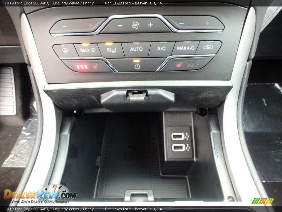 Controls of 2019 Ford Edge SEL AWD Photo #18