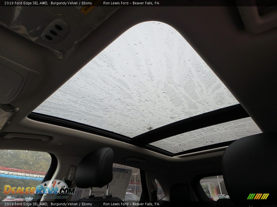 Sunroof of 2019 Ford Edge SEL AWD Photo #20