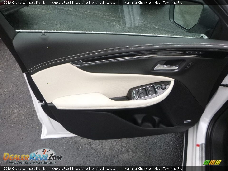 Door Panel of 2019 Chevrolet Impala Premier Photo #15