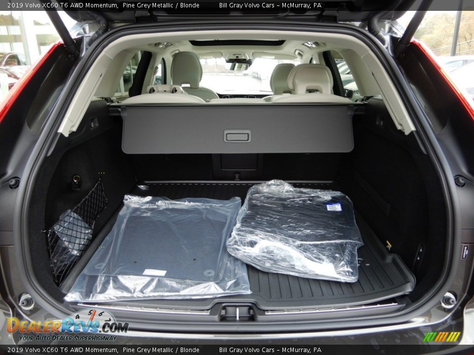 2019 Volvo XC60 T6 AWD Momentum Trunk Photo #3