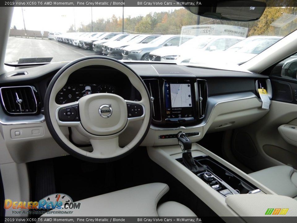 Blonde Interior - 2019 Volvo XC60 T6 AWD Momentum Photo #9