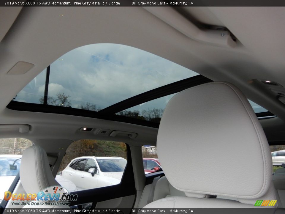 Sunroof of 2019 Volvo XC60 T6 AWD Momentum Photo #12