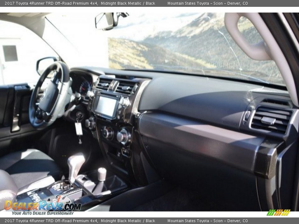 2017 Toyota 4Runner TRD Off-Road Premium 4x4 Midnight Black Metallic / Black Photo #17