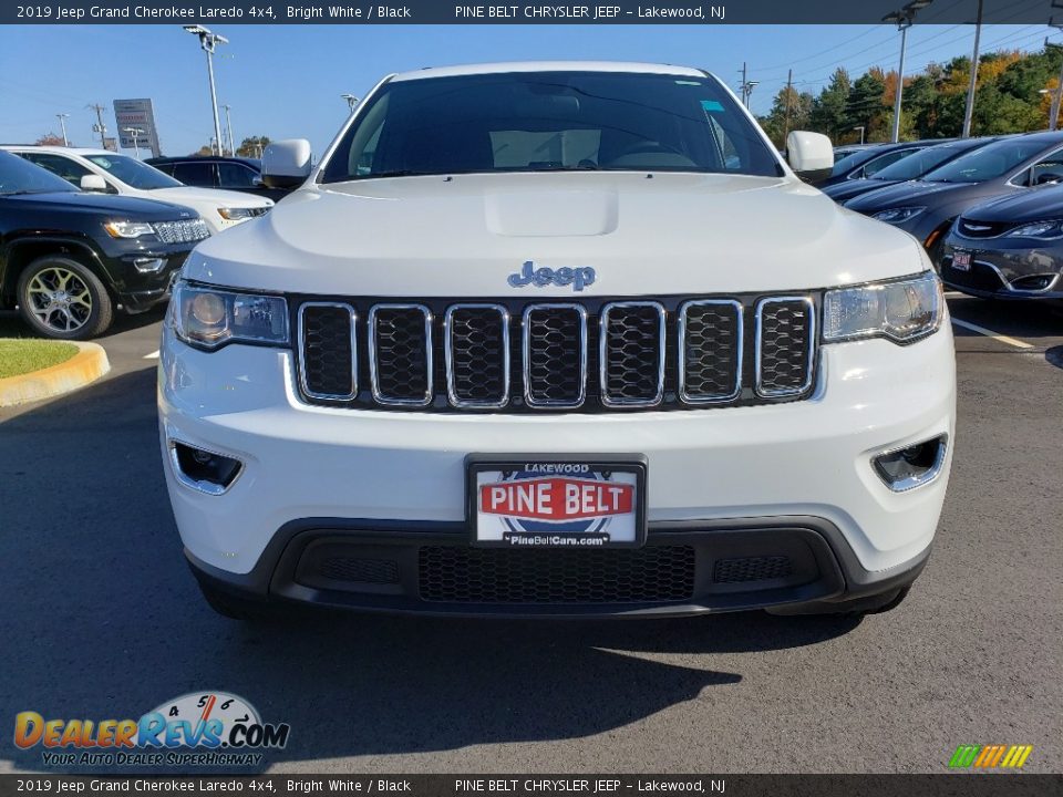 2019 Jeep Grand Cherokee Laredo 4x4 Bright White / Black Photo #2
