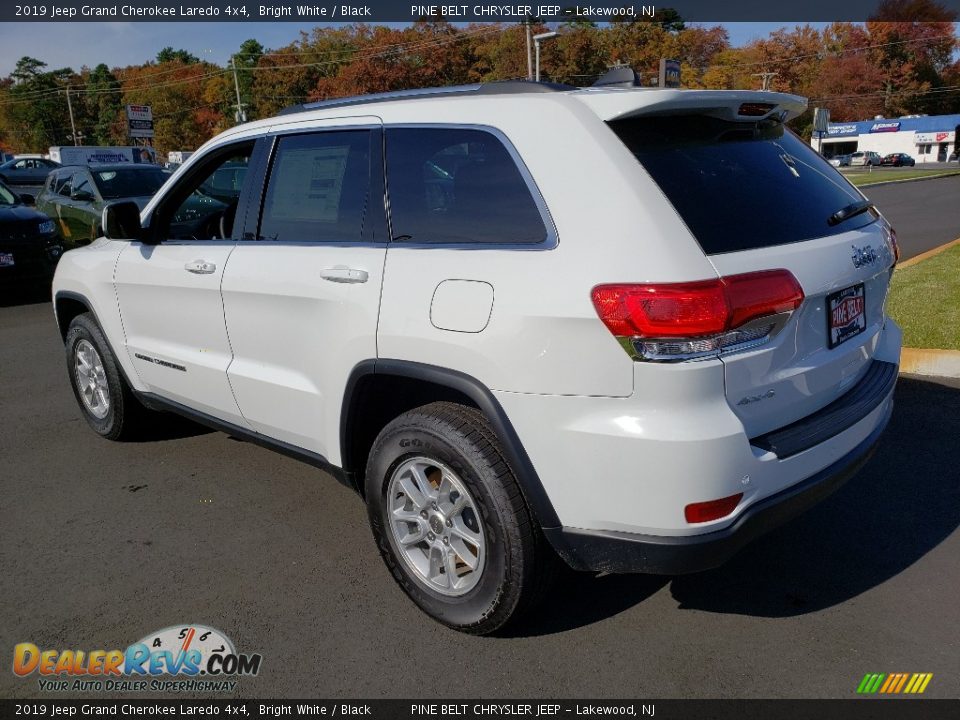 2019 Jeep Grand Cherokee Laredo 4x4 Bright White / Black Photo #4