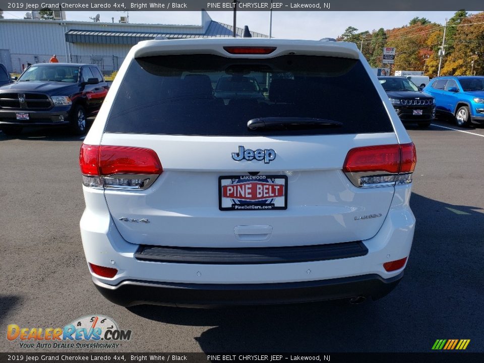 2019 Jeep Grand Cherokee Laredo 4x4 Bright White / Black Photo #5