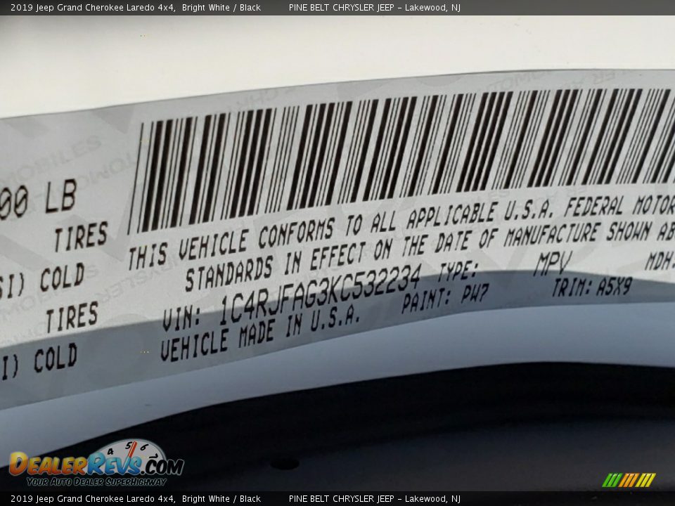 2019 Jeep Grand Cherokee Laredo 4x4 Bright White / Black Photo #9