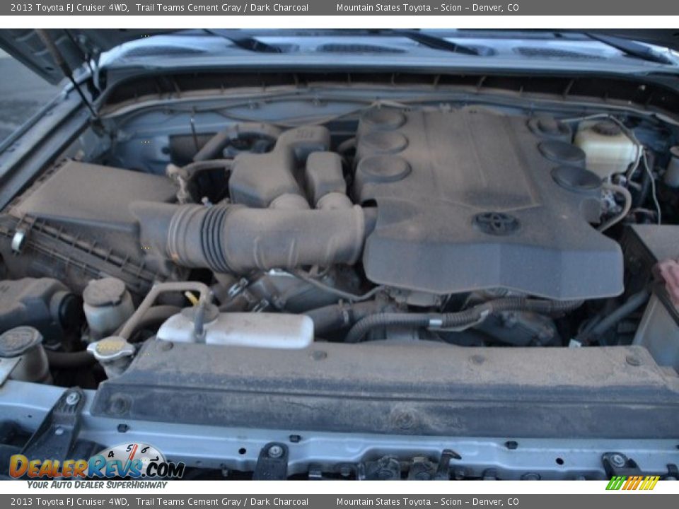 2013 Toyota FJ Cruiser 4WD Trail Teams Cement Gray / Dark Charcoal Photo #9