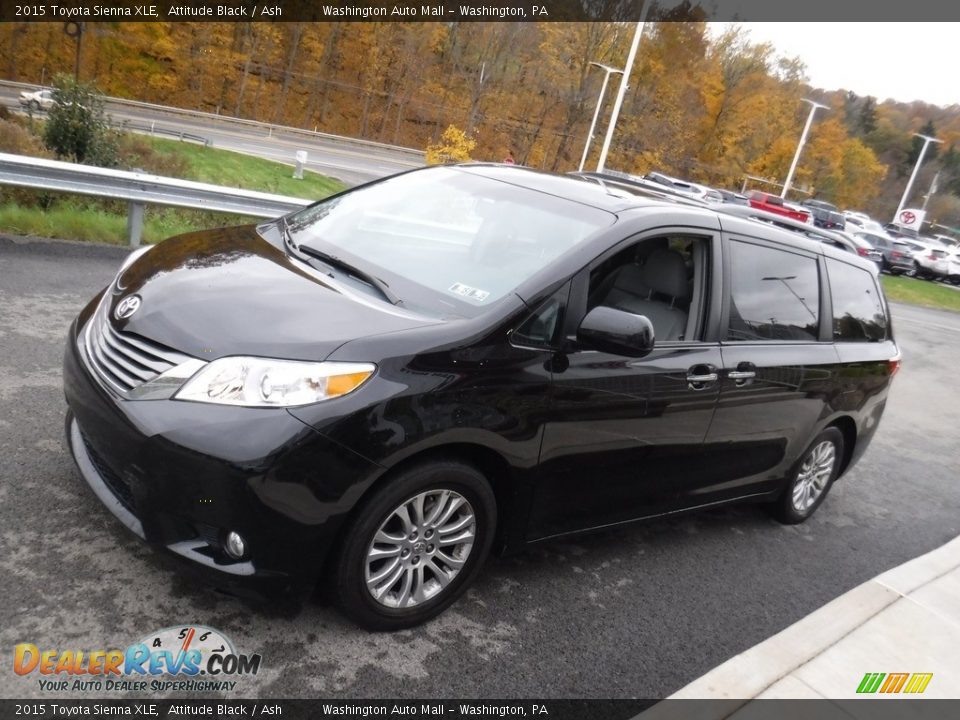 2015 Toyota Sienna XLE Attitude Black / Ash Photo #5