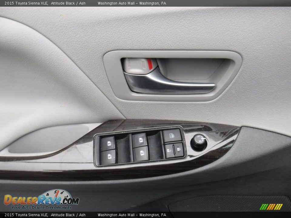 2015 Toyota Sienna XLE Attitude Black / Ash Photo #10