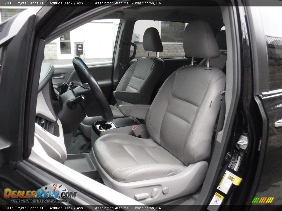 2015 Toyota Sienna XLE Attitude Black / Ash Photo #13
