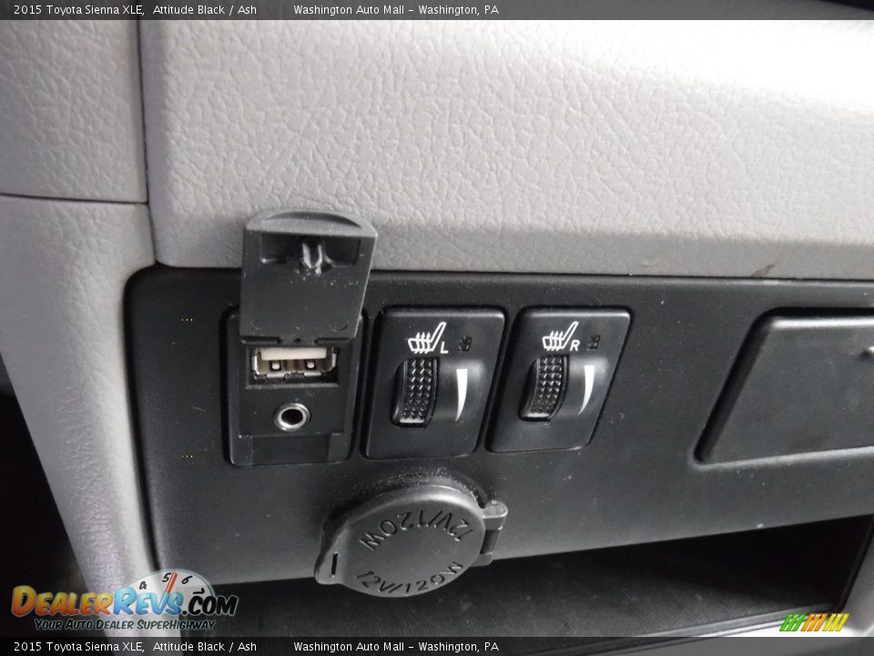 2015 Toyota Sienna XLE Attitude Black / Ash Photo #18