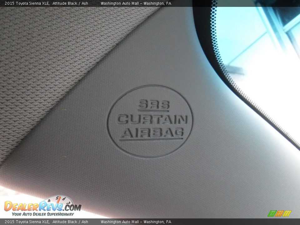 2015 Toyota Sienna XLE Attitude Black / Ash Photo #19