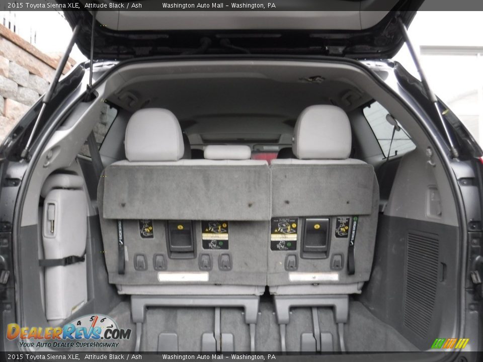 2015 Toyota Sienna XLE Attitude Black / Ash Photo #24